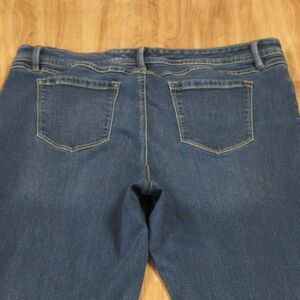 TORRID Denim Comfort Stretch Skinny Jeans Size‎ 20R Mid Rise Medium Blue Wash